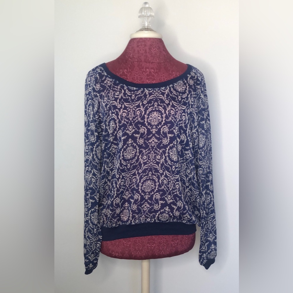 Mason & Mackenzie Long Sleeve Semi sheer Top Blue White damask p…